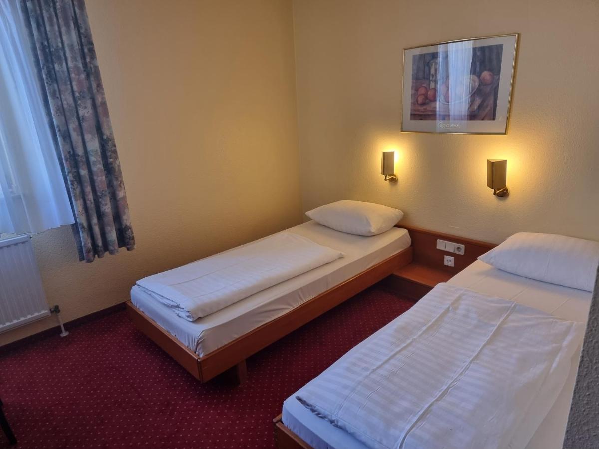 Hotel Mondial Дюселдорф Екстериор снимка