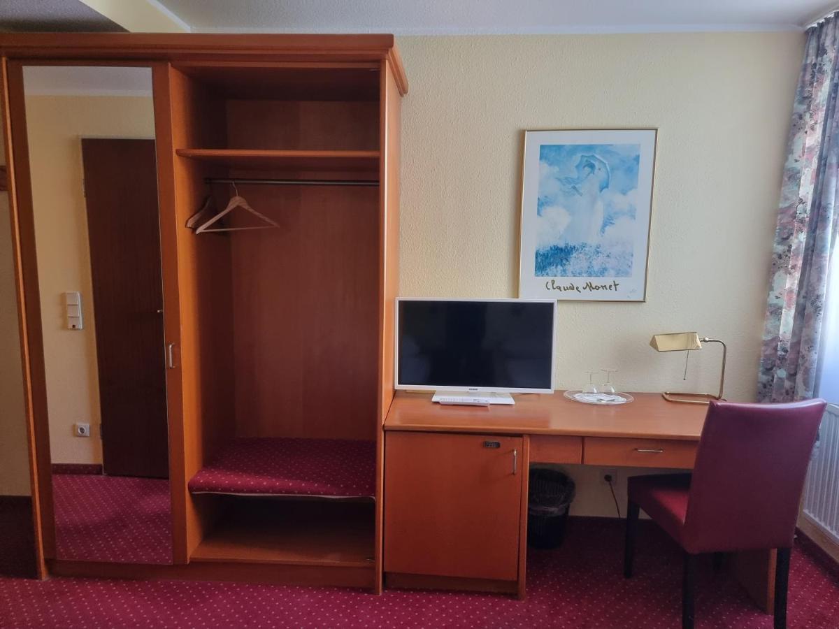 Hotel Mondial Дюселдорф Екстериор снимка