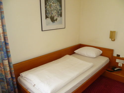 Hotel Mondial Дюселдорф Екстериор снимка