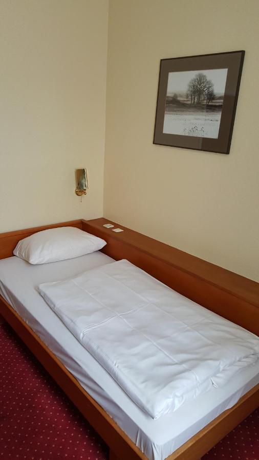 Hotel Mondial Дюселдорф Екстериор снимка