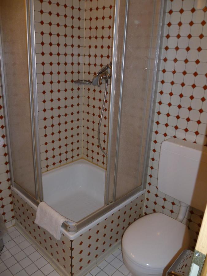 Hotel Mondial Дюселдорф Екстериор снимка